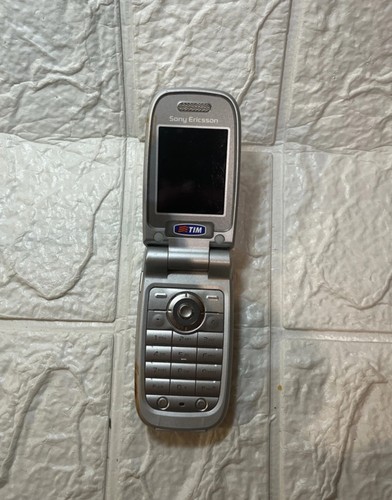 Sony ericsson z520i - ericsson, –